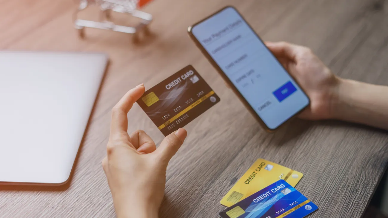 onilne vs traditional banking GGE onilne vs traditional banking GGE